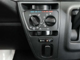 鳥取トヨペットではお車のご購入時はもちろんですが、アフターメンテナンスも安心してお任せ頂ける体制を整えております。末永いお客様とのお付き合いを第一に考え、様々なご提案をさせて頂きます。