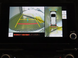 車両を上から見たような映像を映し出すパノラミックビューモニター付きです。