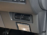 ビルトイン型ETCユニット搭載で、高速道路等利用時、便利に利用可能です。