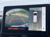 【パノラミックビューモニター】専用のカメラにより、上から見下ろしたような視点で360度クルマの周囲を確認することができます☆死角部分も確認しやすく、狭い場所での切り返しや駐車もスムーズに行えます。