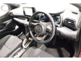 運転席周りは遊びにも通勤にも普段のお買い物にもピッタリ。日々のドライブに居心地のよいレイアウトです。