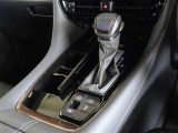 電動パーキングブレーキ・ブレーキホールドを装備してます。ホールド機能は信号待ちが多い一般道で疲労軽減になり、大好評です!
