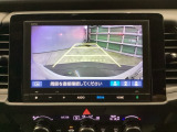 リアカメラ搭載! 狭い駐車場はもちろん、雨の日や夜間の運転も安心です。