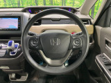 【純正革巻きステアリング】上質な革を使用することで、手にしっかり馴染みとても運転しやすいハンドルです♪