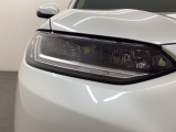 ★LEDヘッドライト★シャープな印象を与えるLEDヘッドライトを装備☆夜間走行時の視認性を高めるだけでなく、フロントフェイスに上質な存在感を演出します♪