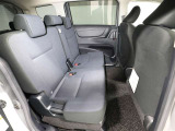 ゆったり室内で運転もしやすいです♪使い勝手の良い配置も考えられています!!