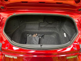 普段のお買い物や通勤、送迎等に十分な荷室スペースを確保しております。