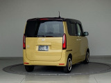 バックカメラが付いているのでバックでの車庫入れも安心です。