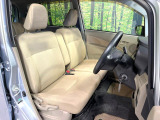 運転席シート廻りは使用感も少なく、良好な状態となっています。丁寧に使われていたことがよくわかりますね。