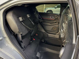 後席にはチップアップ機能が付いておりますので、背の高いお荷物も楽々積み込めます。