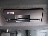 『ETC2.0』を装着しています♪♪ 有料道路での料金所の手間を省いて運転に集中できます♪♪ 車から離れる時はカードの抜き取りをお忘れなく♪♪