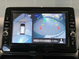クルマを空から見たような映像が映る、アラウンドビューモニターで、車両周辺の安全確認も一目できます!小さなお子様や障害物も確認できるので、運転のしやすさだけでなく事故防止にも役立ち安心して駐車できます♪