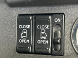 【両側パワースライドドア】スマートキーや運転席のスイッチで後席両側スライドドアの開閉が可能♪電動だから力を入れてドアを開ける必要が無く、小さなお子様でも簡単に開け閉めでき快適です♪