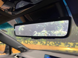 【デジタルインナーミラー】後席の大きな荷物や同乗者で後方が確認しづらい時でも安心!カメラが撮影した車両後方の映像をルームミラー内に表示。クリアな視界で状況の確認が可能です!