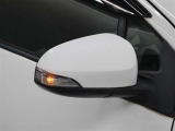 サイドターンランプ付きドアミラー。車両のドレスアップと右左折時の被視認性を兼ね備えたお洒落なミラーです。