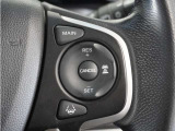 ◆アダプティブクルーズコントロール◆予め設定した車速内でクルマが自動的に加減速。前走車との適切な車間距離を維持しながら追従走行します。【LKAS】車線維持支援システムでステアリング操作を支援。