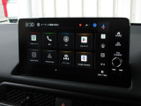 ナビゲーションは純正8インチコネクトナビを装着しております。AM、FM、CD、Bluetooth、フルセグTVがご使用いただけます。初めて訪れた場所でも安心ですね!