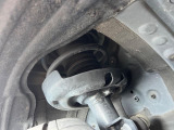 お車を安心してお乗りいただく為には、足回りの定期点検が欠かせません。サービスサポート(有償保証)では無料点検もご提供しており、安心のカーライフをお過ごしいただけるサポート体制が整っています。