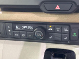 【シートヒーター】寒い日に重宝するシートヒーター!エアコンより早く温まってくれるので寒がりの人も安心ですね♪エアコンの温風は乾燥するから苦手、という方にもをおすすめです。