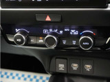 フルオートエアコン搭載で好みの温度に設定するだけで、エアコンの風量などを自動でコントロール!快適な車内にしてくれます。