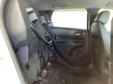 後方にもドライブレコーダーのカメラが付いています。前後両方でお車の周りを監視・記録いたします。