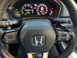 運転席の手元でシフトアップシフトダウンの操作が可能なパドルシフトを装備しています♪