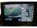 バックカメラを搭載しておりガイドラインも表示されますので車庫入れも安心ですね♪