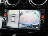 お車選びをお楽しみ頂けるよう、在庫車の展示スペースを十分に確保しております。