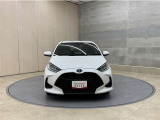 お車購入のポイントとなるフロントマスクです!シャープな目つきが印象的なデザインのヘッドランプです。