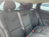 VOLVOのシートは人間工学に基づいた設計となっており長時間の運転でも疲れにくいと定評があります。
