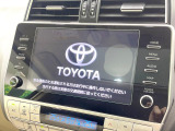 【メーカー純正ナビ】インテリアに溶け込むスタイリッシュな「専用設計」メーカーナビを装備♪視認性や操作性など基本性能にも優れ、より上質なカーライフをお楽しみいただけます。