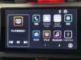 スマホのBluetoothと接続すれば、自分の好きな音楽を聴きながら運転ができます♪ 何処に行くときも、自分の好きな音楽で運転を楽しみましょう!