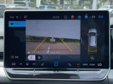 前後パーキングセンサー&リアビューカメラで、車庫入れも安心です。パーキングセンサーは音だけでなくモニターで接近情報を確認出来てより安心です。