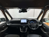 運転席周辺の様子です☆ オーディオ周りやメーター類の位置など、ご確認下さいね♪