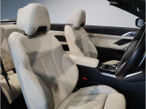 【コックピットシート】BMW車の主役席。車体中央にくる様に配置し車両重心とが一致する事でドライバーと車との一体感あるドライビングを実現。人間工学に基づき形成した形状が長時間のドライブ疲労も軽減します!