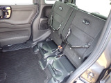 ◆チップアップ&ダイブダウン機構付【ULTR SEAT】は後席座面を左右分割で跳ね上げることができます。トランクで積載できない背の高い荷物をラクラク収納できます。ホンダ車ならではの人気装備です。