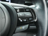 ◆アダプティブクルーズコントロール◆予め設定した車速内でクルマが自動的に加減速。前走車との適切な車間距離を維持しながら追従走行します。【LKAS】車線維持支援システムでステアリング操作を支援。
