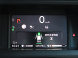 シンプルで視認性の良いメーター類です 。