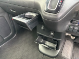 運転席助手席シートヒーター、オートエアコン、USBジャック