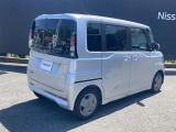 プライバシ-ガラスが装備されています。外を見るときは気にならずに、後方車両から車内が見えにくい設計です。