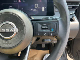 【プロパイロット】高速道でアクセル・ブレーキ・ハンドルをアシスト。運転の負担を軽減します。