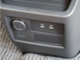 電源ソケット(DC12V)、USB電源ポート(TYPE-C 2個)