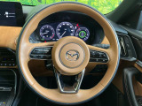 【純正革巻きステアリング】上質な革を使用することで、手にしっかり馴染みとても運転しやすいハンドルです♪