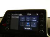 8インチのディスプレイオーディオ装着です。スマホとの通信で様々なサービスが楽しめます。TV視聴にも対応しています。