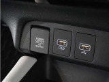 ◆ドライブレコーダー◆映像・音声などを記録する自動車用の装置です。 もしもの事故の際の記録はもちろん、旅行の際の思い出としてドライブの映像を楽しむことができます。