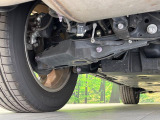 お車を安心してお乗りいただく為には、足回りの定期点検が欠かせません。サービスサポート(有償保証)では無料点検もご提供しており、安心のカーライフをお過ごしいただけるサポート体制が整っています。
