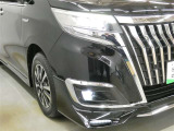 LEDヘッドライトです。デザイン性がよくとても明るいので、夜間の走行や悪天候でも安心です。しかも長寿命!