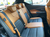 後席もしっかりとスペースを確保しているのでゆったりとご乗車できます♪