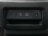 USB電源ソケット タイプA タイプC装備してます。