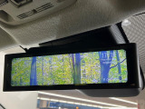 【デジタルインナーミラー】後席の大きな荷物や同乗者で後方が確認しづらい時でも安心!カメラが撮影した車両後方の映像をルームミラー内に表示。クリアな視界で状況の確認が可能です!